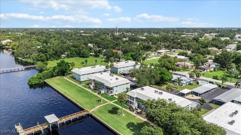 3225 E Riverside Drive Fort Myers FL 33916