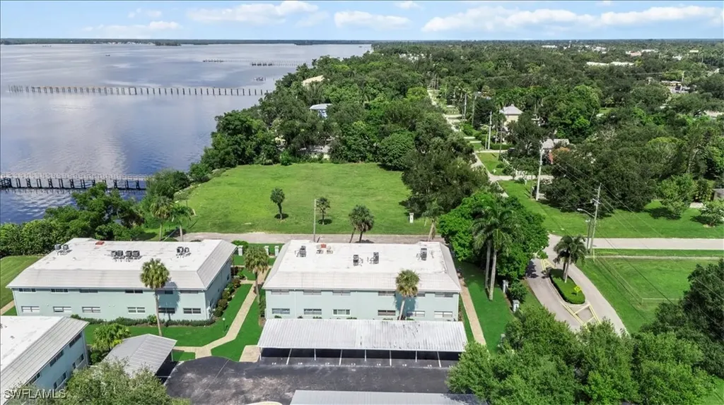 3225 E Riverside Drive Fort Myers FL 33916