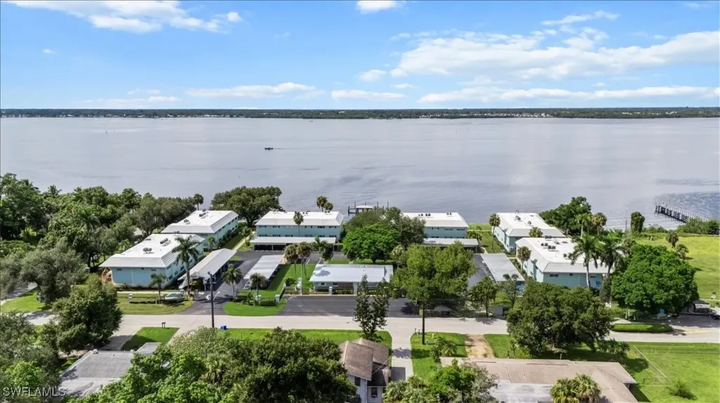 3225 E Riverside Drive Fort Myers FL 33916