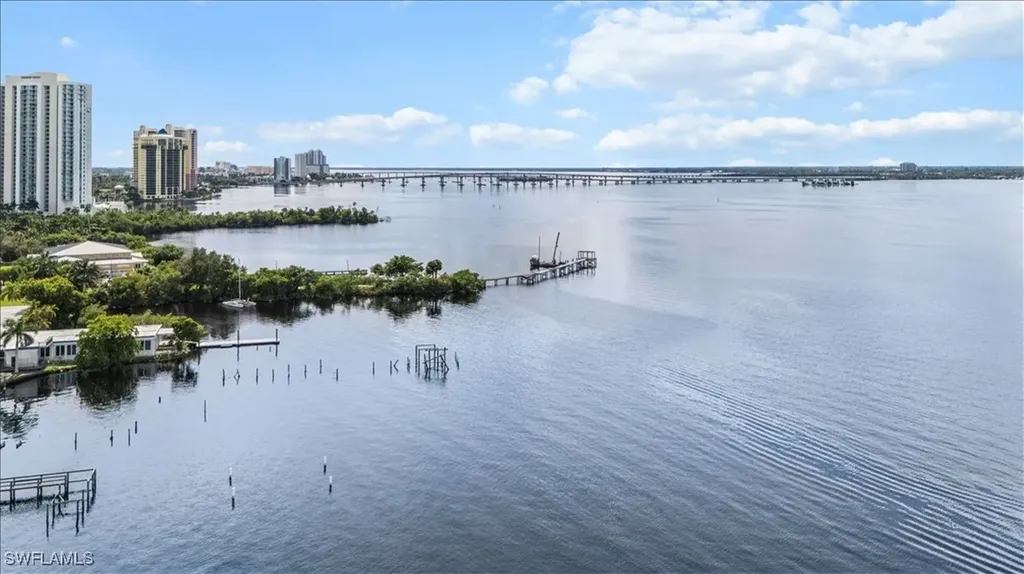 3225 E Riverside Drive Fort Myers FL 33916