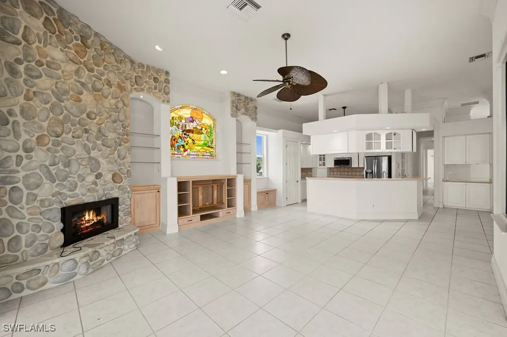 371 Bayside Avenue Naples FL 34108