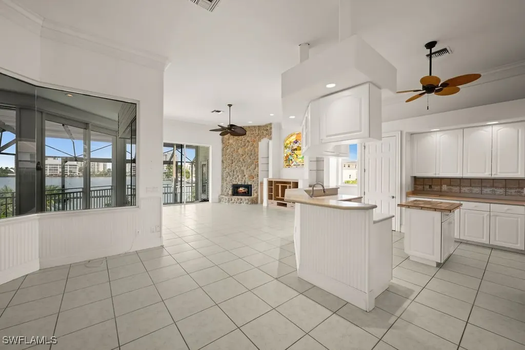 371 Bayside Avenue Naples FL 34108