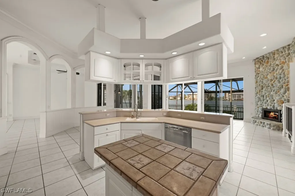 371 Bayside Avenue Naples FL 34108
