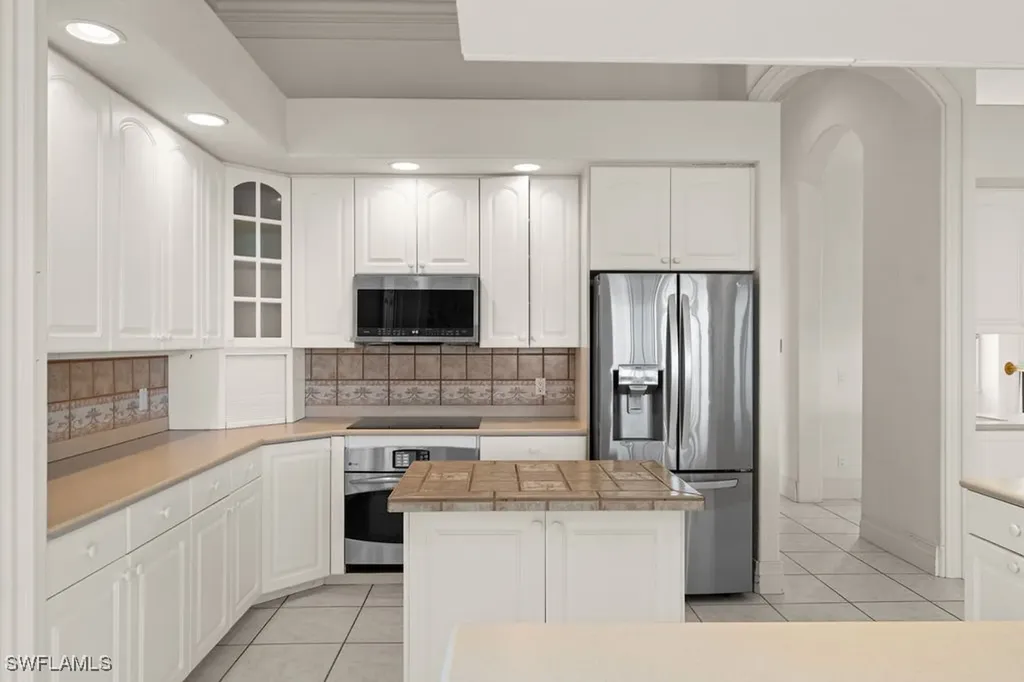 371 Bayside Avenue Naples FL 34108