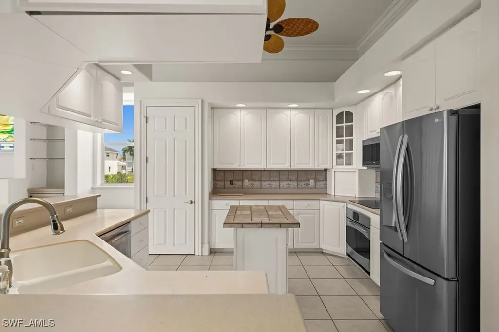 371 Bayside Avenue Naples FL 34108