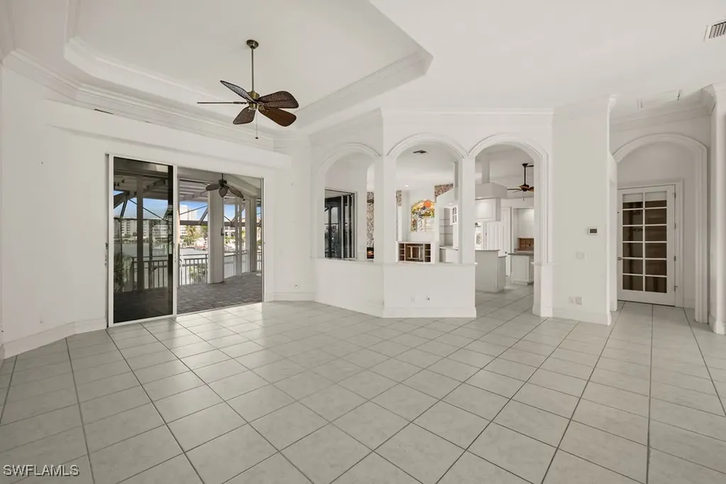 371 Bayside Avenue Naples FL 34108