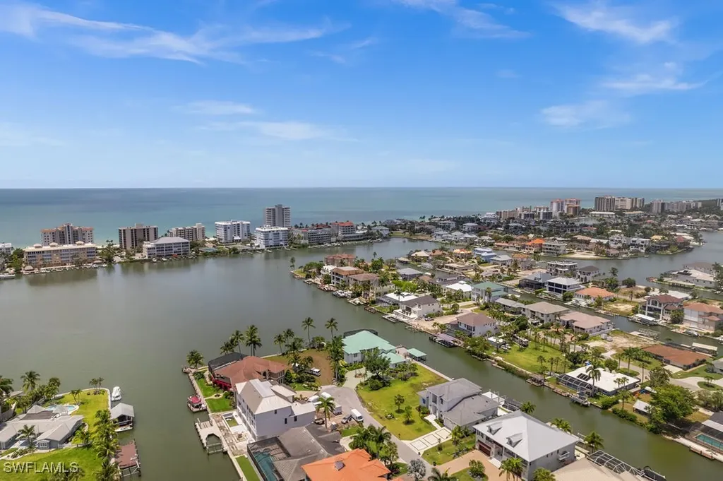 371 Bayside Avenue Naples FL 34108