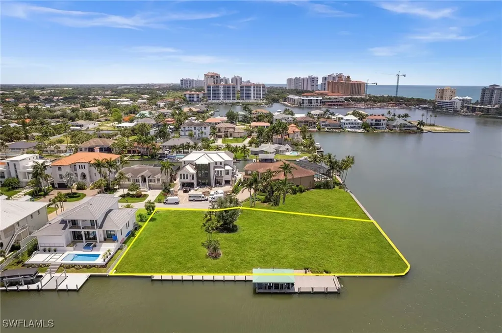 371 Bayside Avenue Naples FL 34108