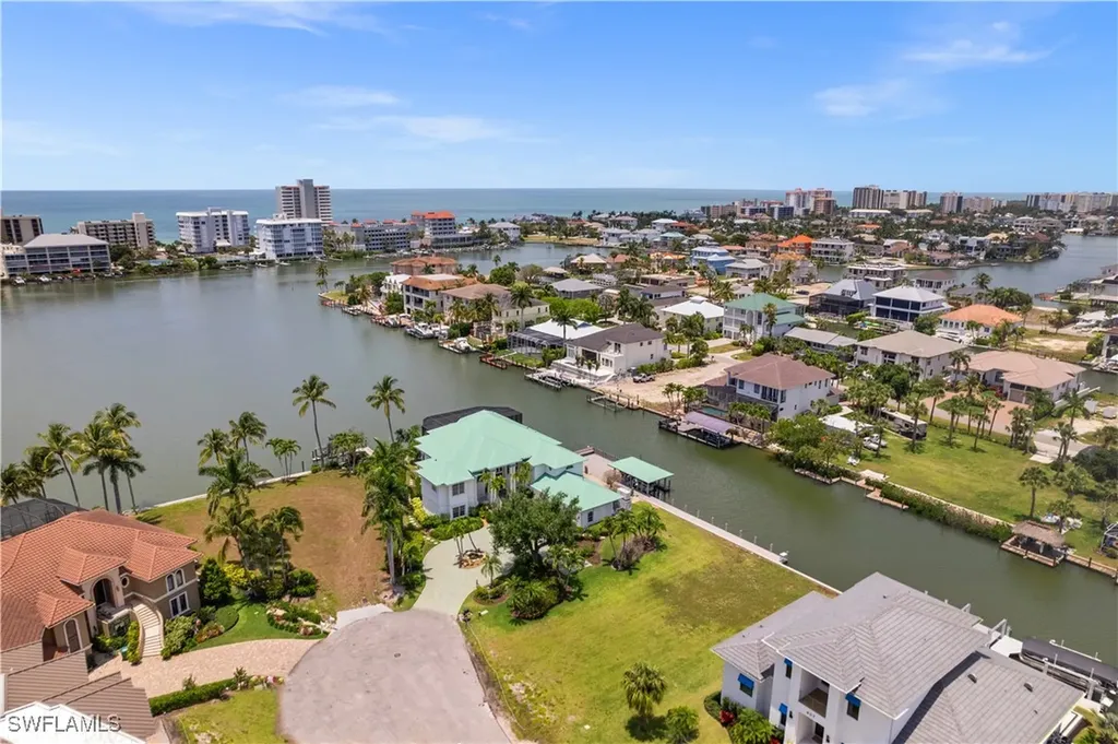 371 Bayside Avenue Naples FL 34108