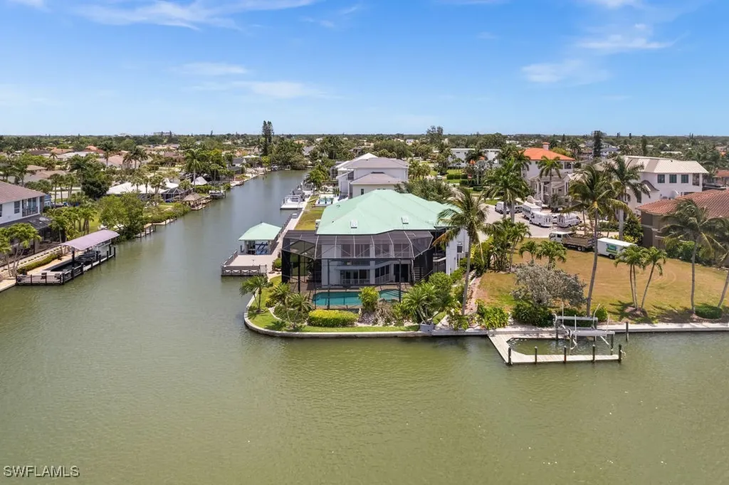 371 Bayside Avenue Naples FL 34108