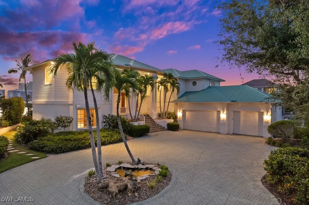 371 Bayside Avenue Naples FL 34108