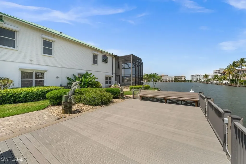 371 Bayside Avenue Naples FL 34108