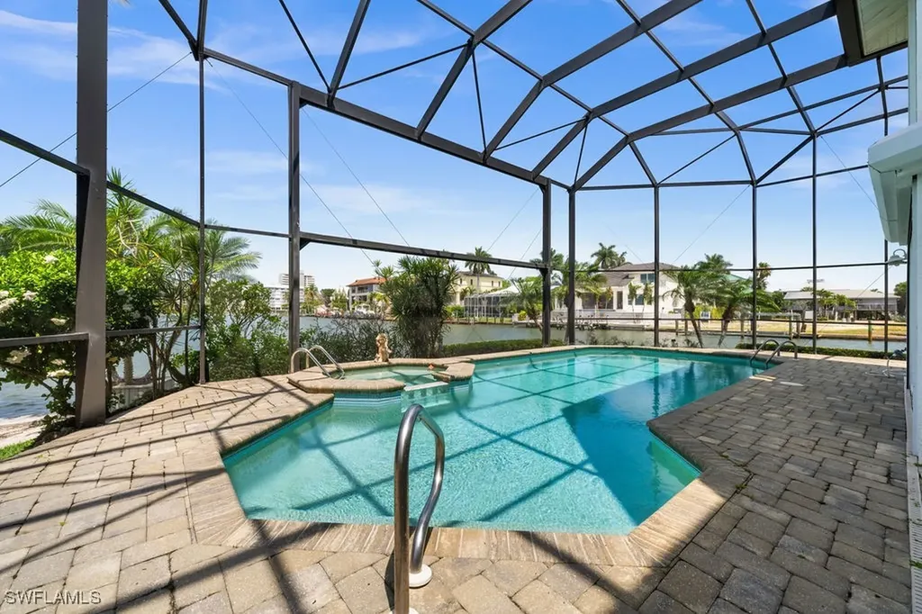371 Bayside Avenue Naples FL 34108