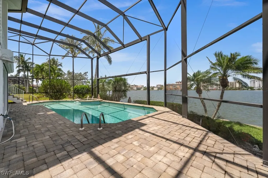 371 Bayside Avenue Naples FL 34108
