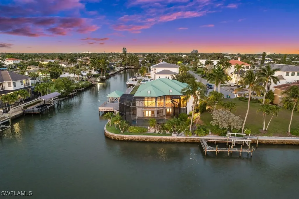 371 Bayside Avenue Naples FL 34108