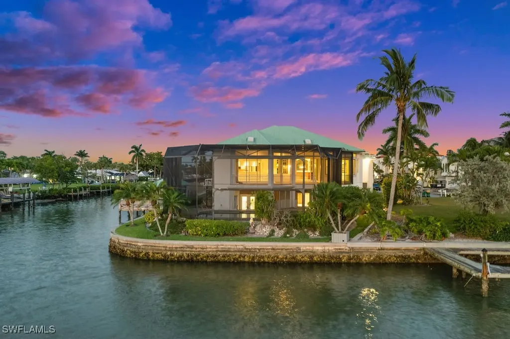 371 Bayside Avenue Naples FL 34108