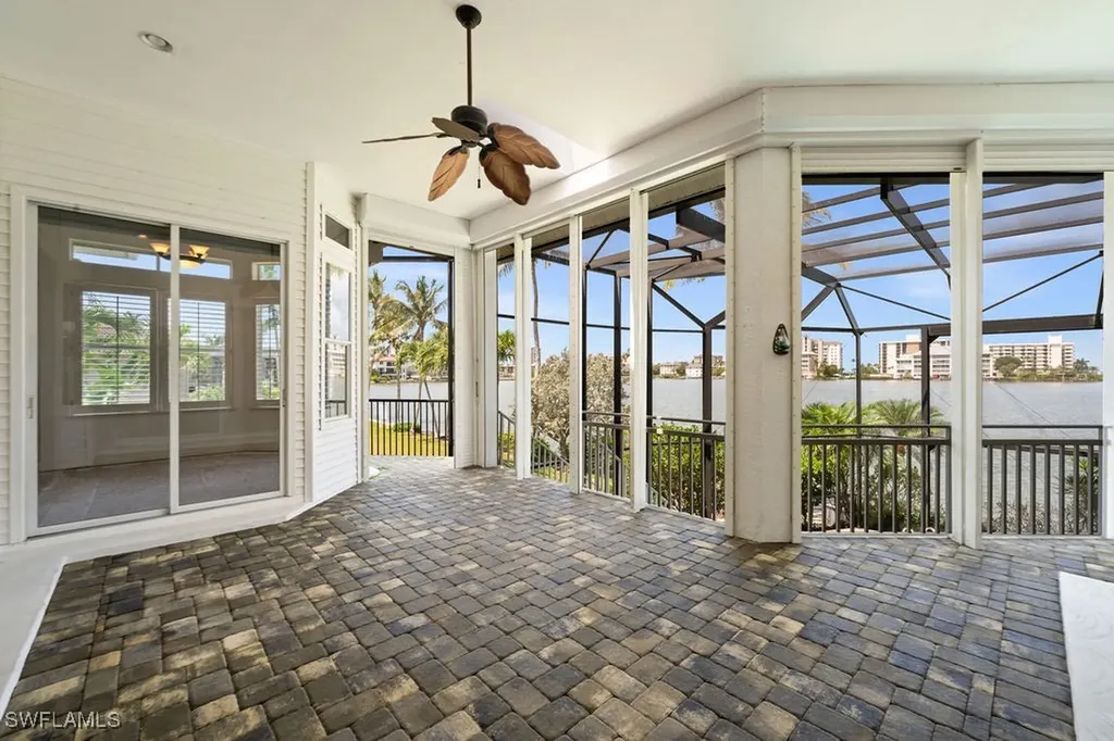 371 Bayside Avenue Naples FL 34108