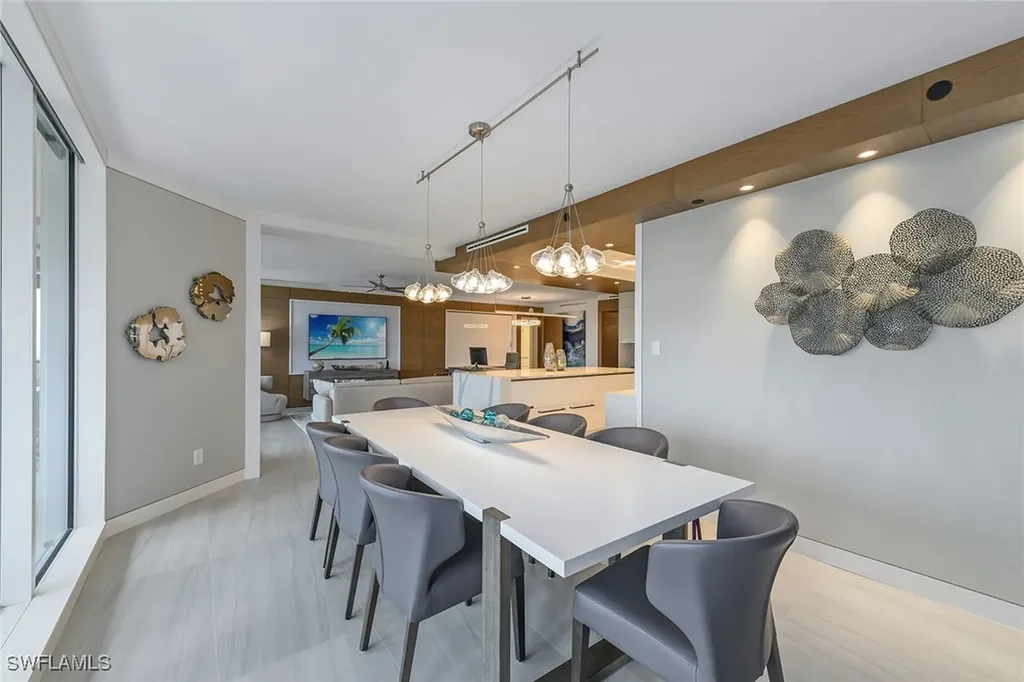 8960 Bay Colony Drive Naples FL 34108