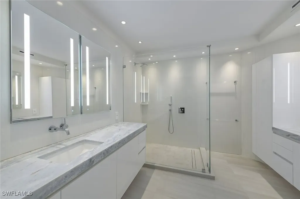 8960 Bay Colony Drive Naples FL 34108