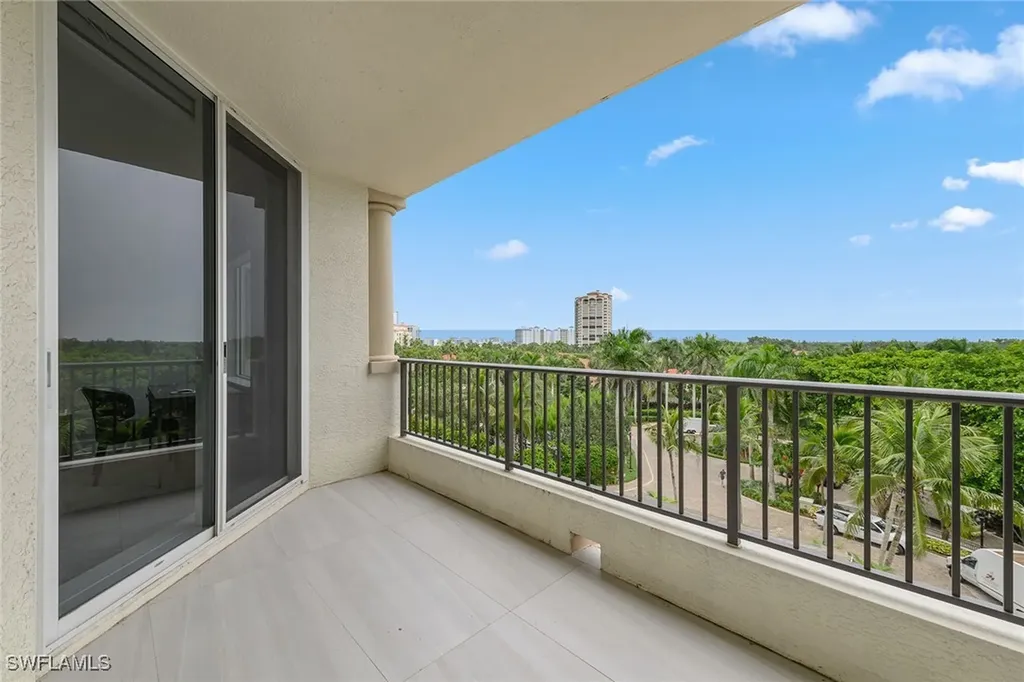 8960 Bay Colony Drive Naples FL 34108