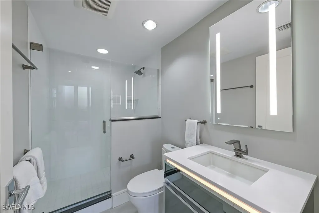 8960 Bay Colony Drive Naples FL 34108