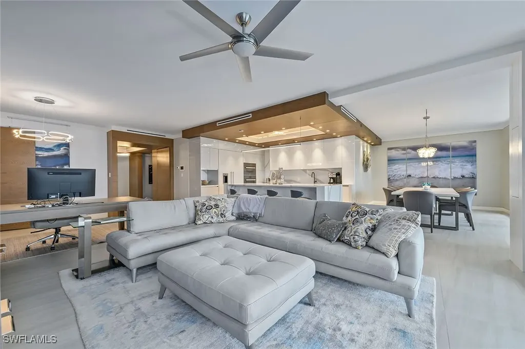 8960 Bay Colony Drive Naples FL 34108