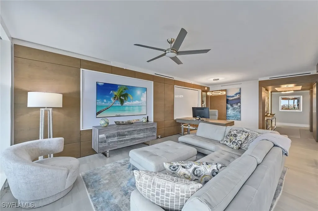 8960 Bay Colony Drive Naples FL 34108