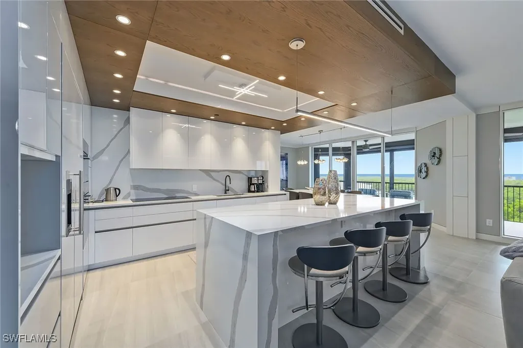 8960 Bay Colony Drive Naples FL 34108