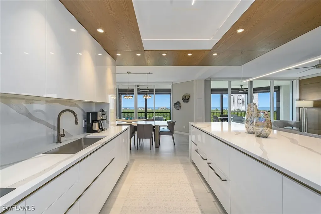 8960 Bay Colony Drive Naples FL 34108