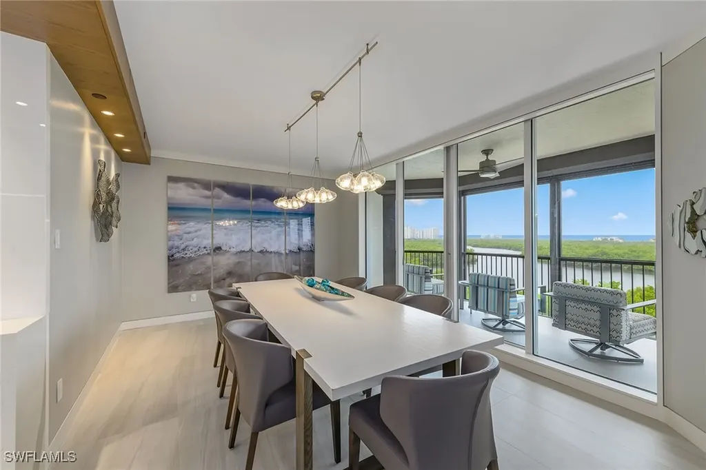 8960 Bay Colony Drive Naples FL 34108