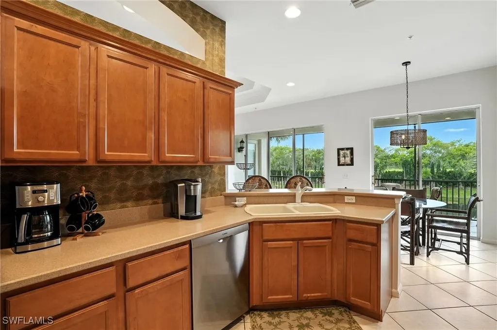 10080 Valiant Court Miromar Lakes FL 33913
