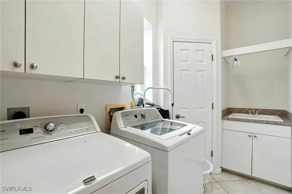 10080 Valiant Court Miromar Lakes FL 33913