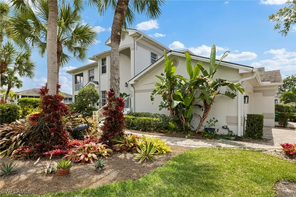 5060 Yacht Harbor Circle Naples FL 34112