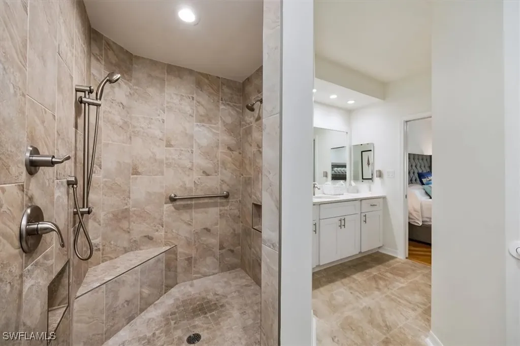 545 11th Avenue S Naples FL 34102