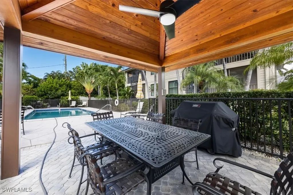 545 11th Avenue S Naples FL 34102