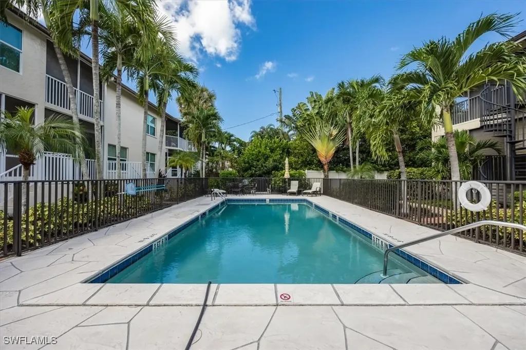 545 11th Avenue S Naples FL 34102