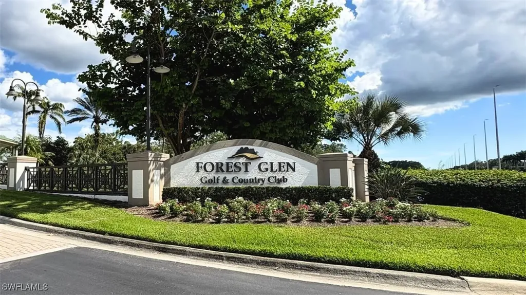 3962 Bishopwood Court W Naples FL 34114