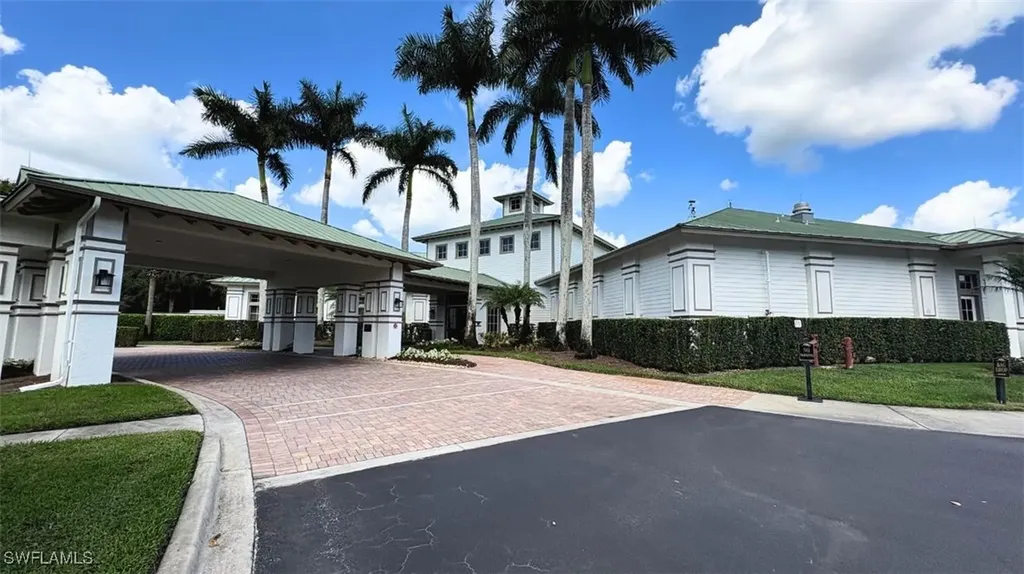 3962 Bishopwood Court W Naples FL 34114
