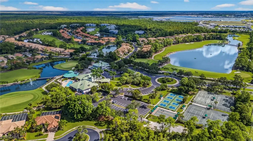 3962 Bishopwood Court W Naples FL 34114