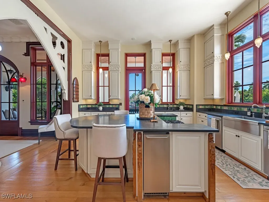 730 21st Avenue S Naples FL 34102