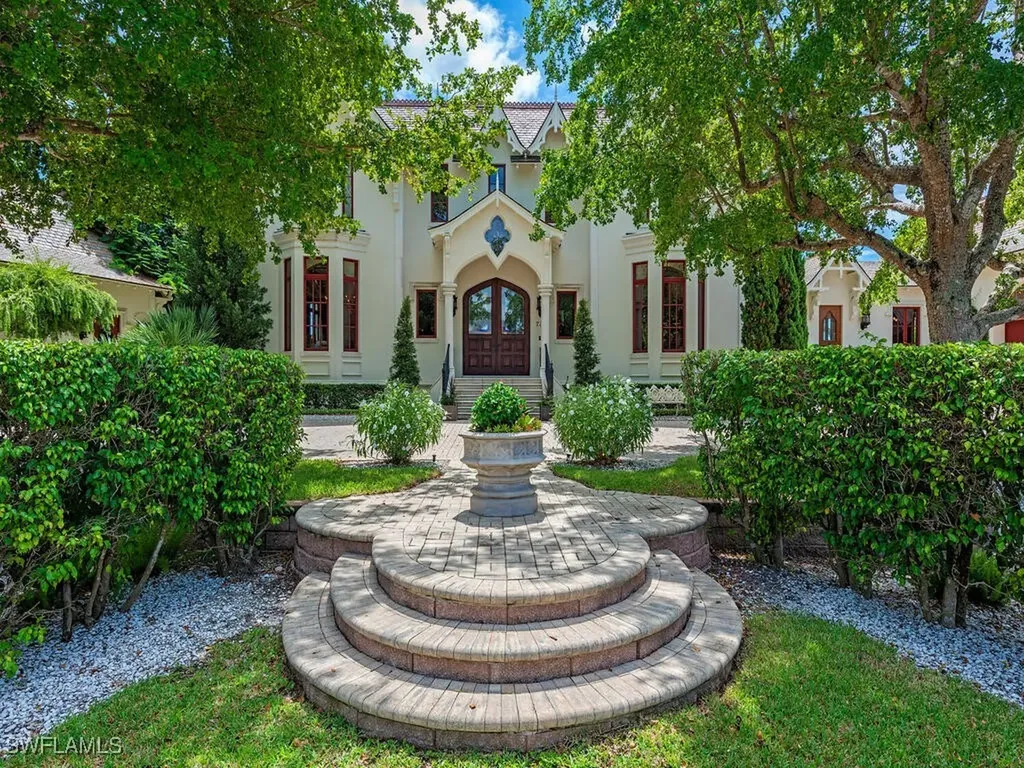 730 21st Avenue S Naples FL 34102