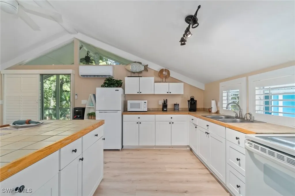 11747/749 Dean Street Bonita Springs FL 34135