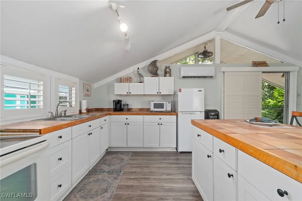 11747/749 Dean Street Bonita Springs FL 34135