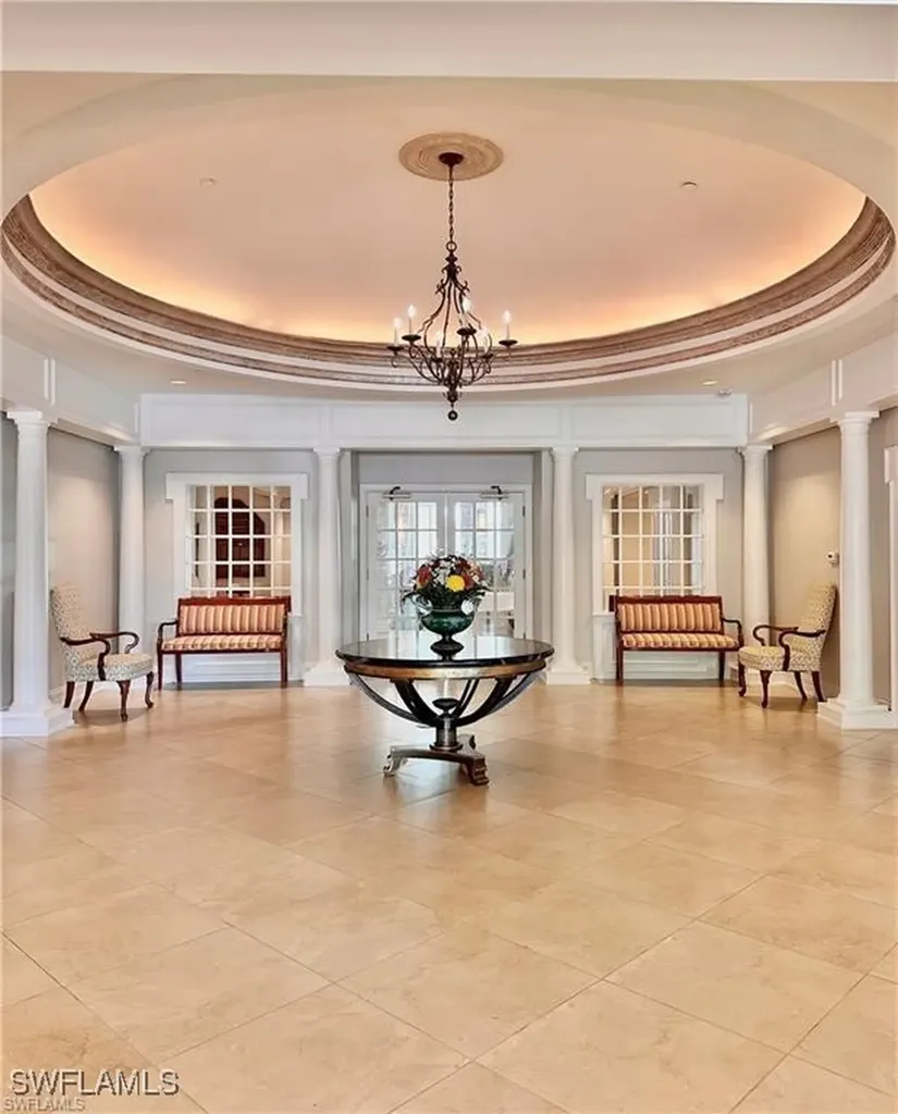 100 Glenview Place Naples FL 34108