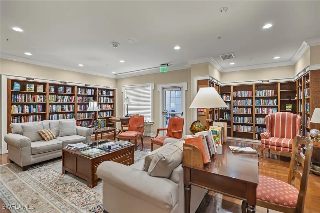 100 Glenview Place Naples FL 34108