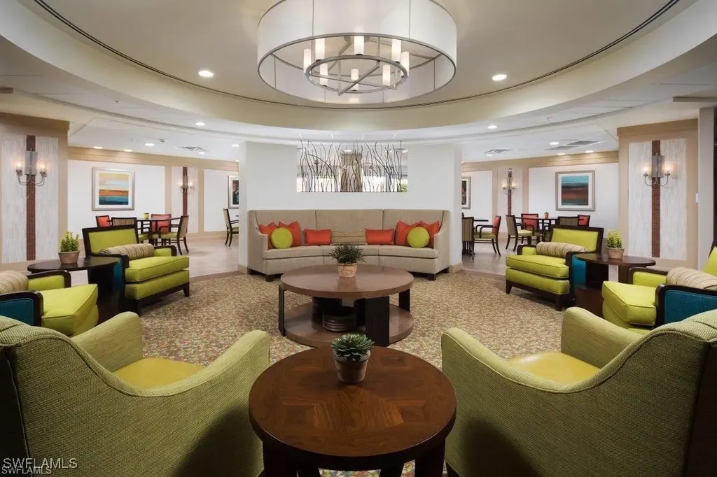 100 Glenview Place Naples FL 34108