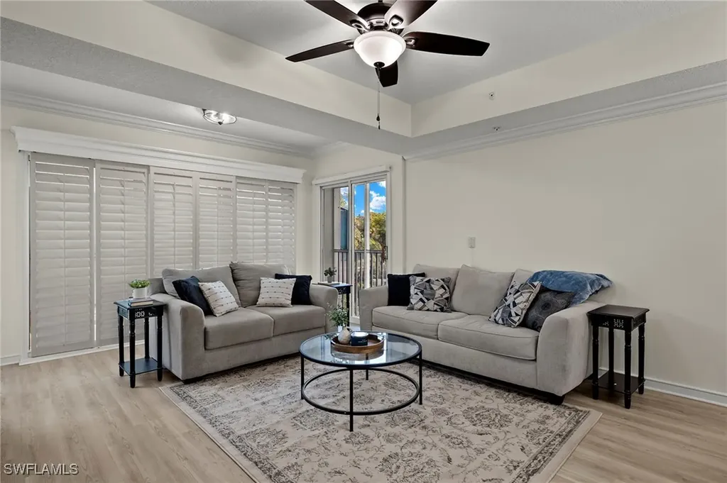 100 Glenview Place Naples FL 34108