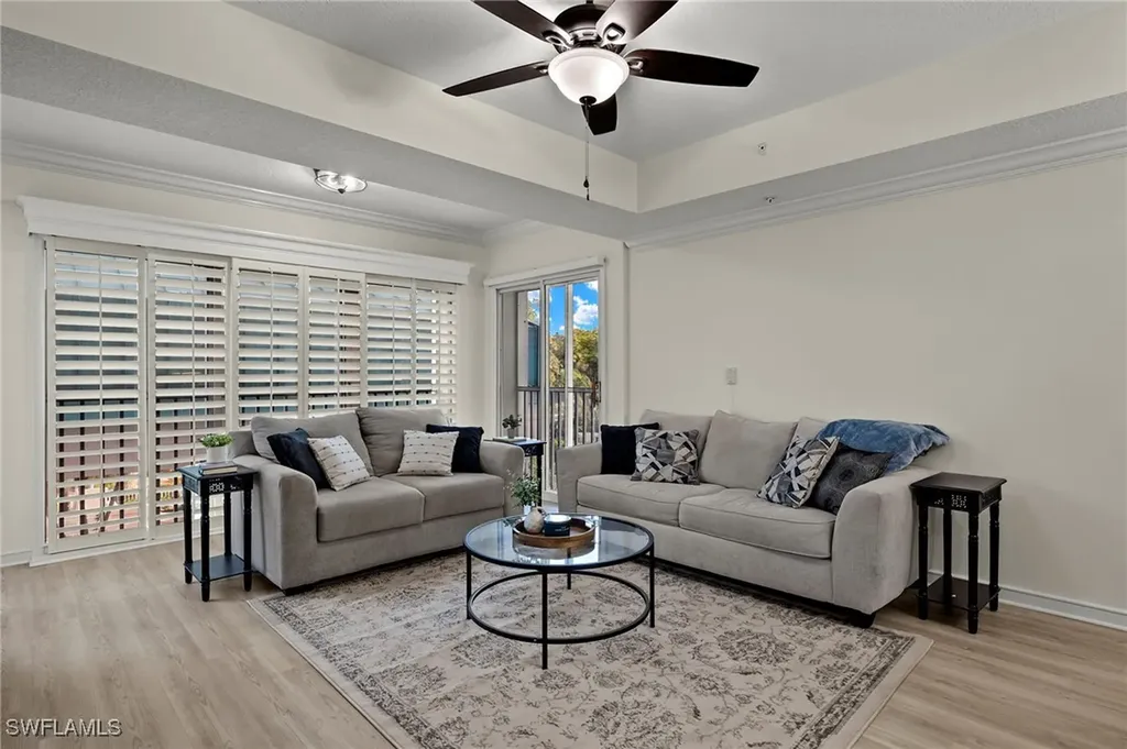 100 Glenview Place Naples FL 34108