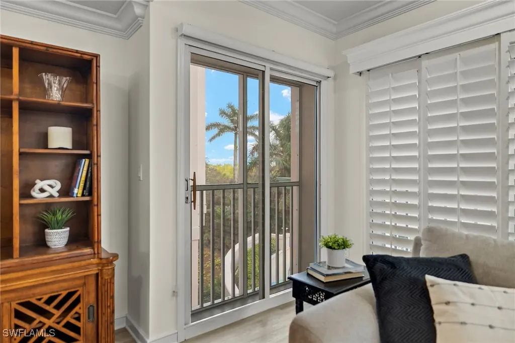 100 Glenview Place Naples FL 34108