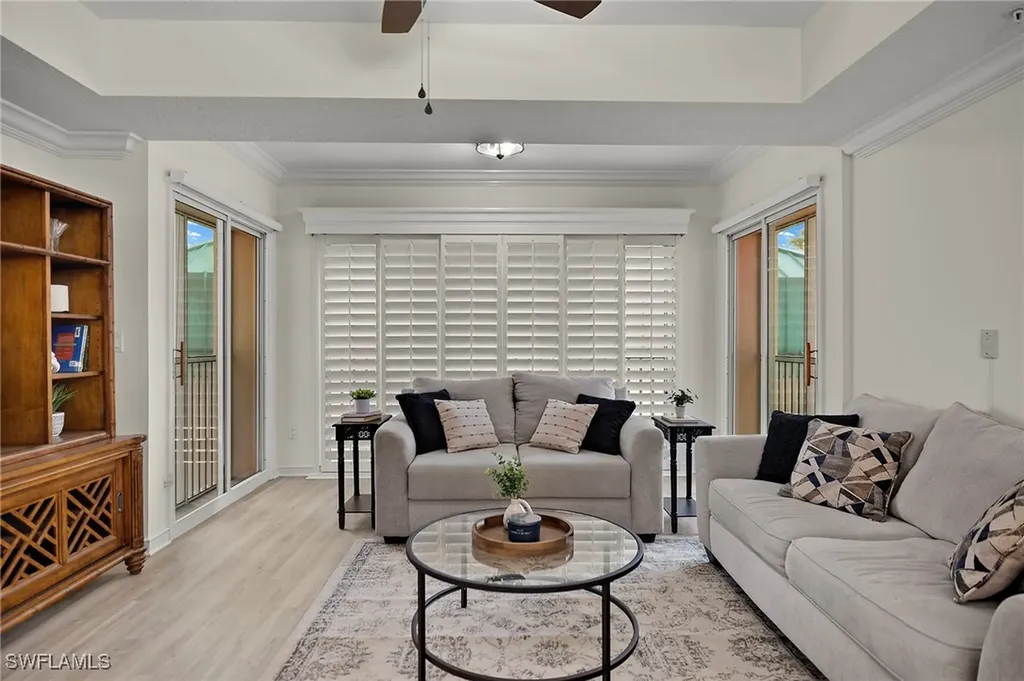 100 Glenview Place Naples FL 34108